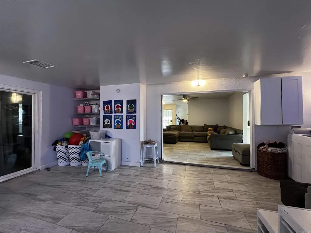 https://cdn.realtyfeed.com/cdn/127/306519037/7d04e447a57a7c4eb43af596dd8eeb5d.webp