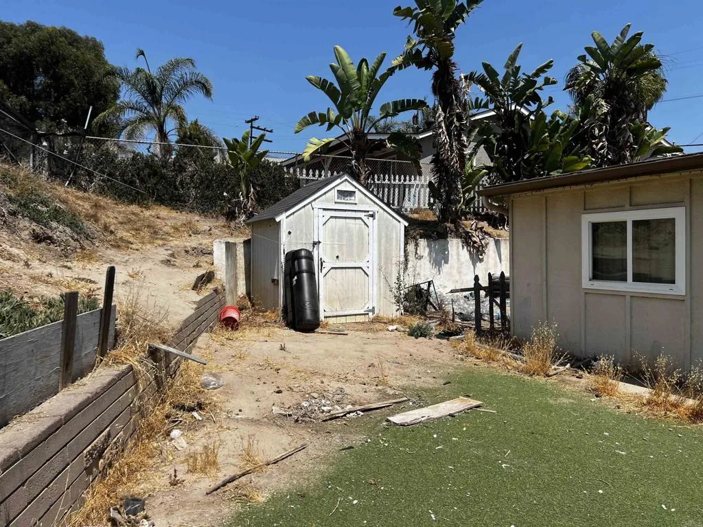 https://cdn.realtyfeed.com/cdn/127/306519037/829c3d6fe67a714cef42a6bc3fac2f3c.webp