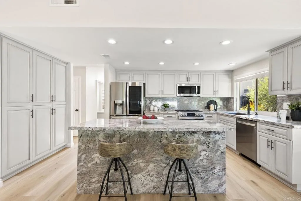 https://cdn.realtyfeed.com/cdn/127/306519094/93dc468f37bcc00f595c4d54f8836ab5.webp