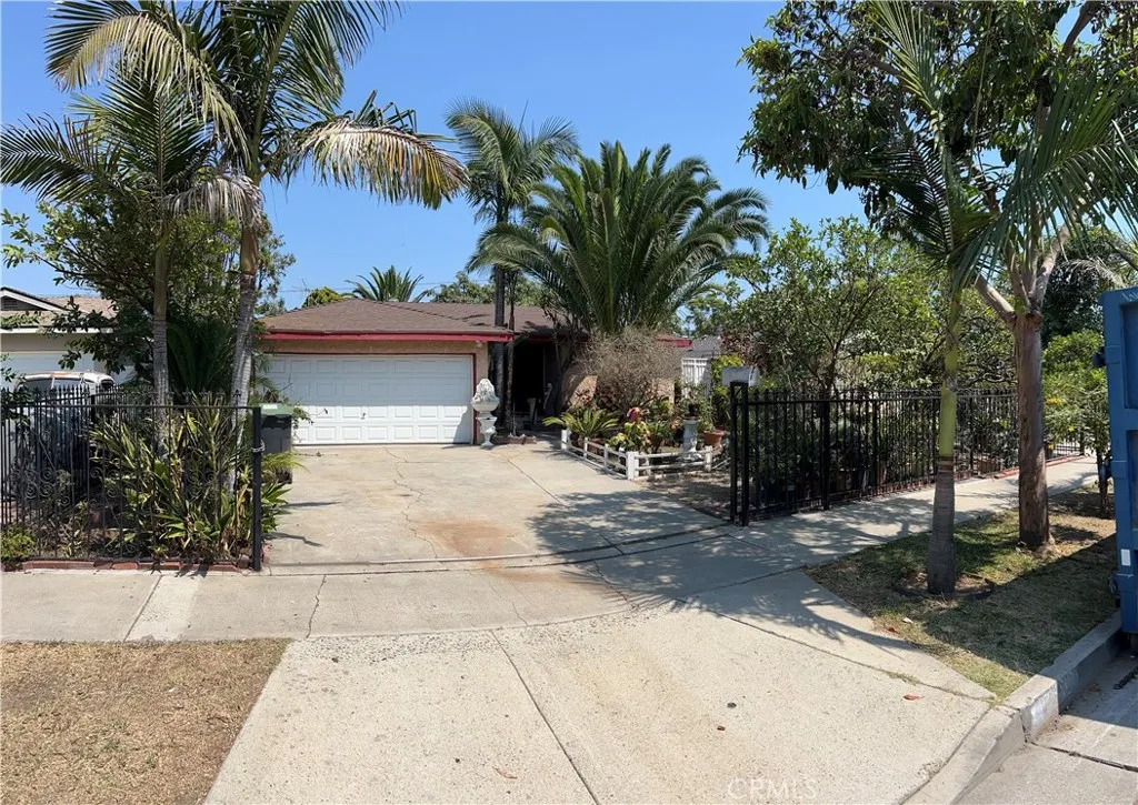 Santa Ana, CA 92703