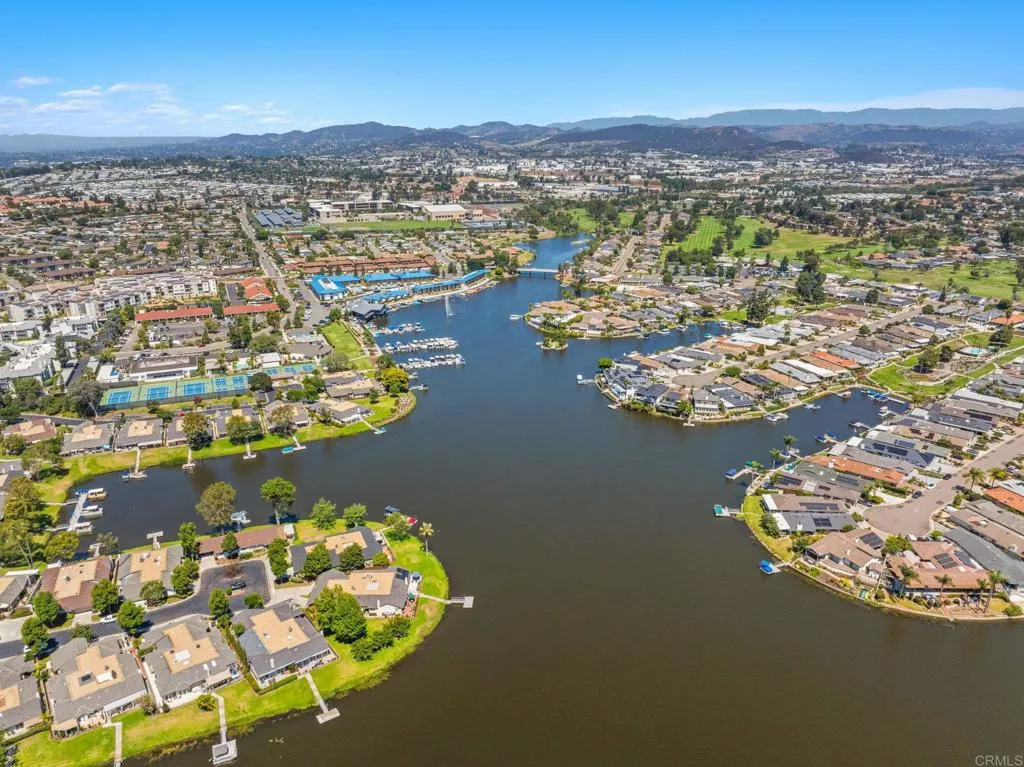 https://cdn.realtyfeed.com/cdn/127/306519109/0caf84e832199400c2ec1490de41fa31.webp