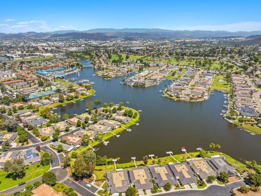 https://cdn.realtyfeed.com/cdn/127/306519109/7a764c0b0dca07a0f5f14b1aacbccc45.webp