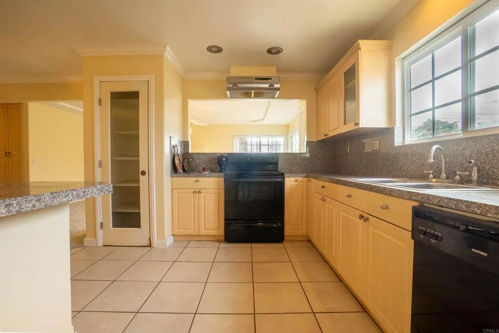 https://cdn.realtyfeed.com/cdn/127/306519161/1a0bf96637d734240ca1f9e30e004d94.webp