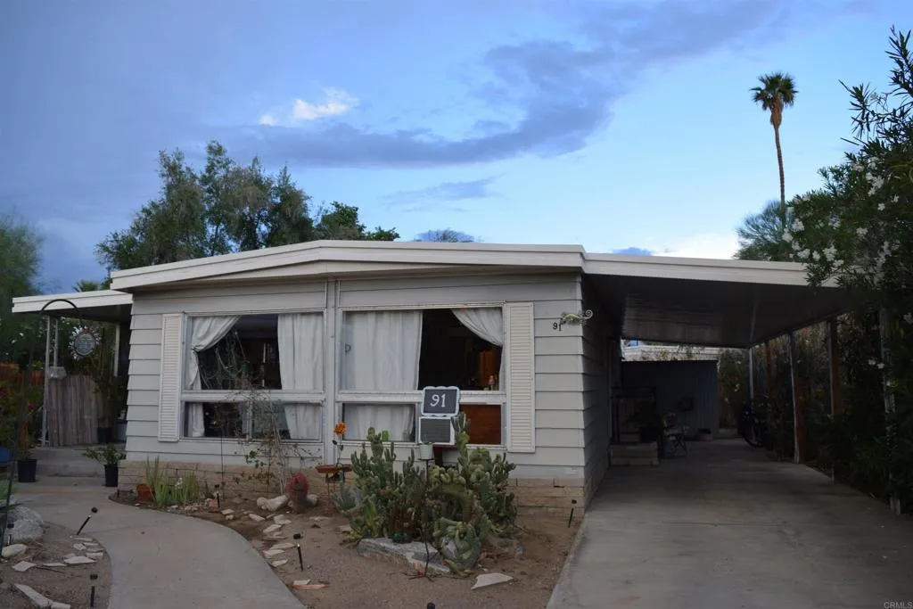 https://cdn.realtyfeed.com/cdn/127/306519207/8f2ed541a856e924726f9778212d1b9b.webp