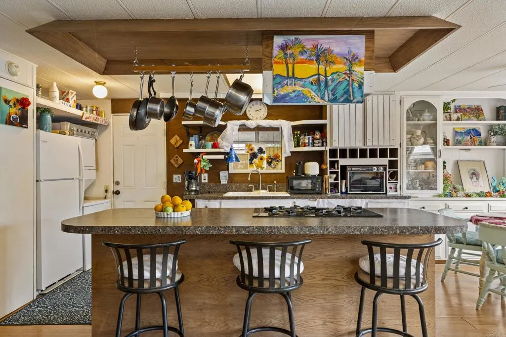 https://cdn.realtyfeed.com/cdn/127/306519207/a45a0c3314ba3a17715a2c102e6d4337.webp