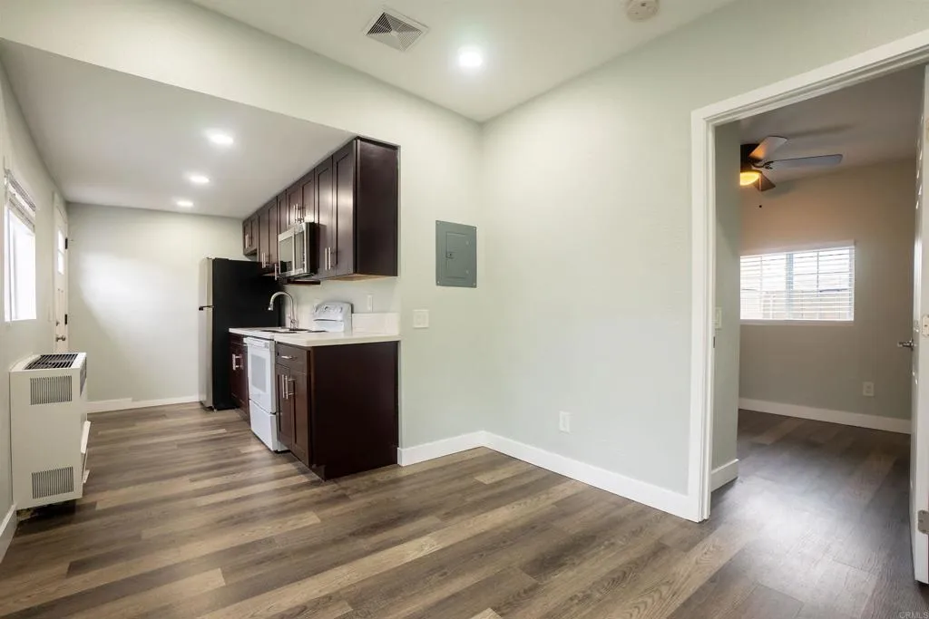 https://cdn.realtyfeed.com/cdn/127/306519223/940e773492cb06914655dea67ef67c32.webp