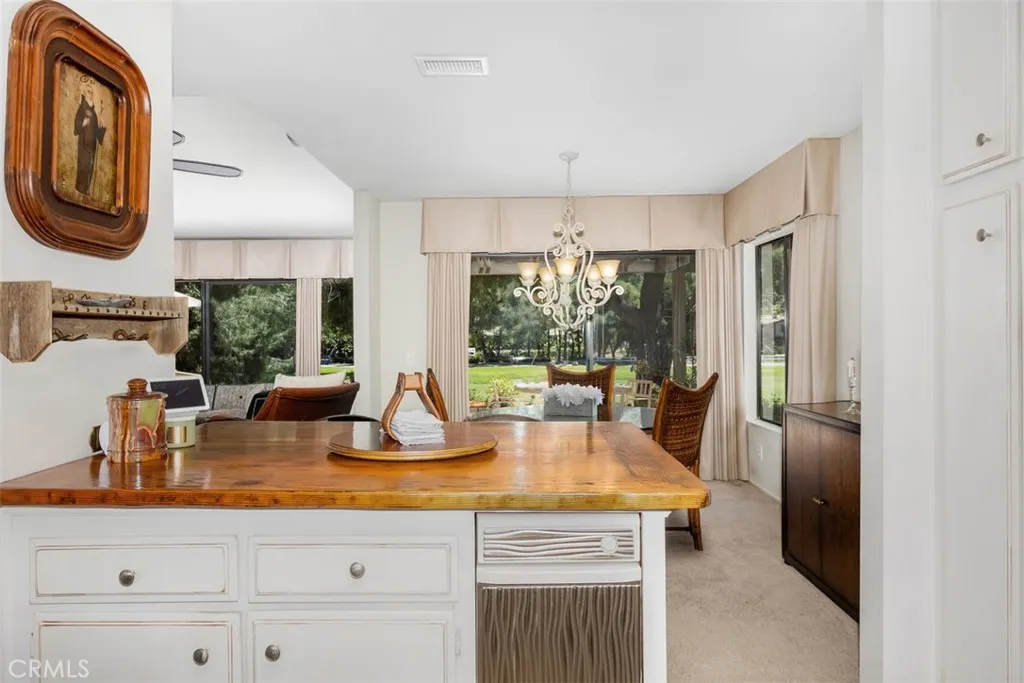 https://cdn.realtyfeed.com/cdn/127/306519226/44d05ae12d60a3f9a8c35f842315ab63.webp