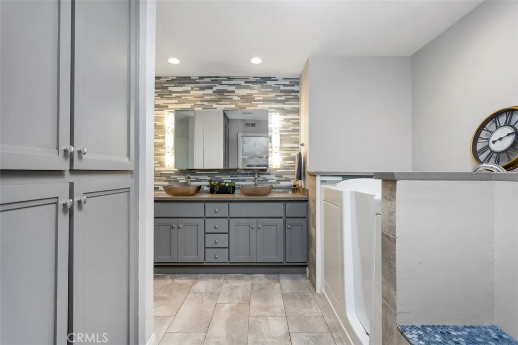 https://cdn.realtyfeed.com/cdn/127/306519226/7c9cd8795103eea02ba529780a55b887.webp