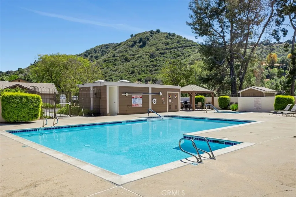https://cdn.realtyfeed.com/cdn/127/306519226/82dcb09ee45914fbfe585d9adfd1b91f.webp