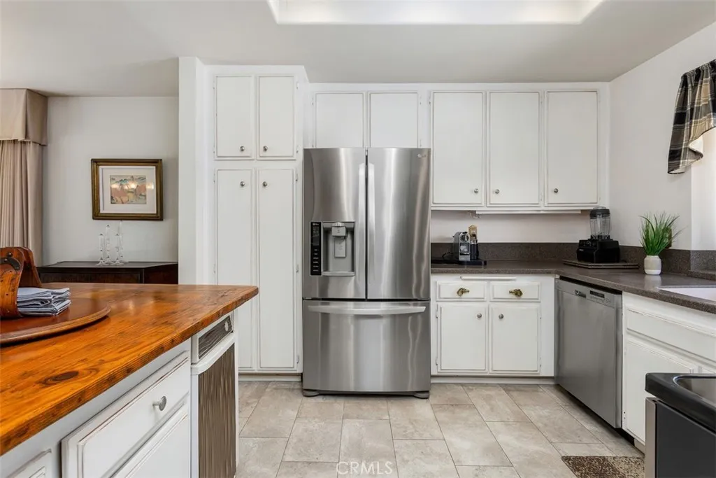 https://cdn.realtyfeed.com/cdn/127/306519226/8686d5a70c7f3368d8052f75ba654869.webp