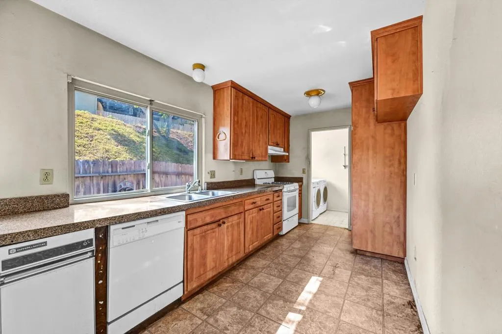 https://cdn.realtyfeed.com/cdn/127/306519228/716e964e74432ae07bc4f781766b6134.webp