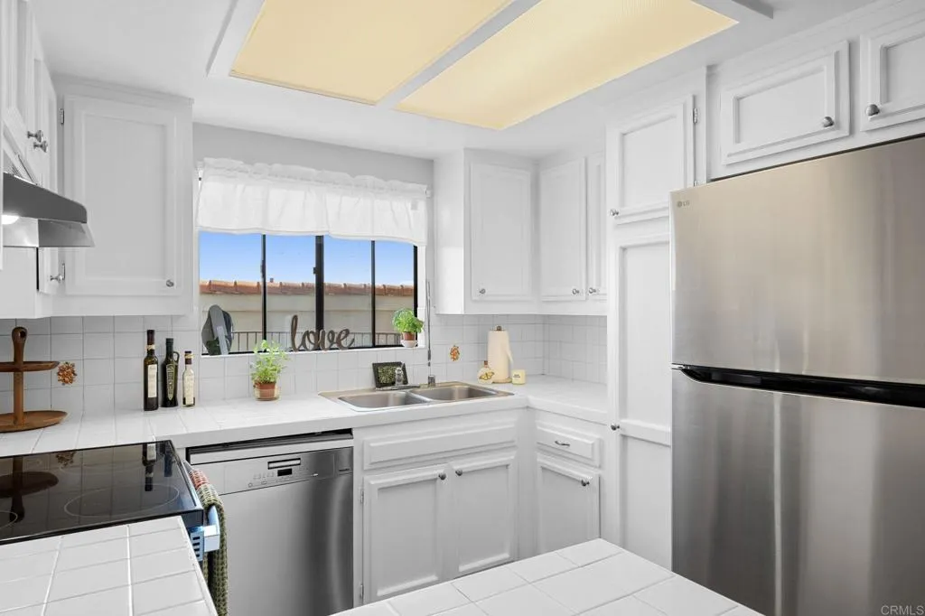 https://cdn.realtyfeed.com/cdn/127/306519254/f88408bbc092ce1db2699d2311cda319.webp