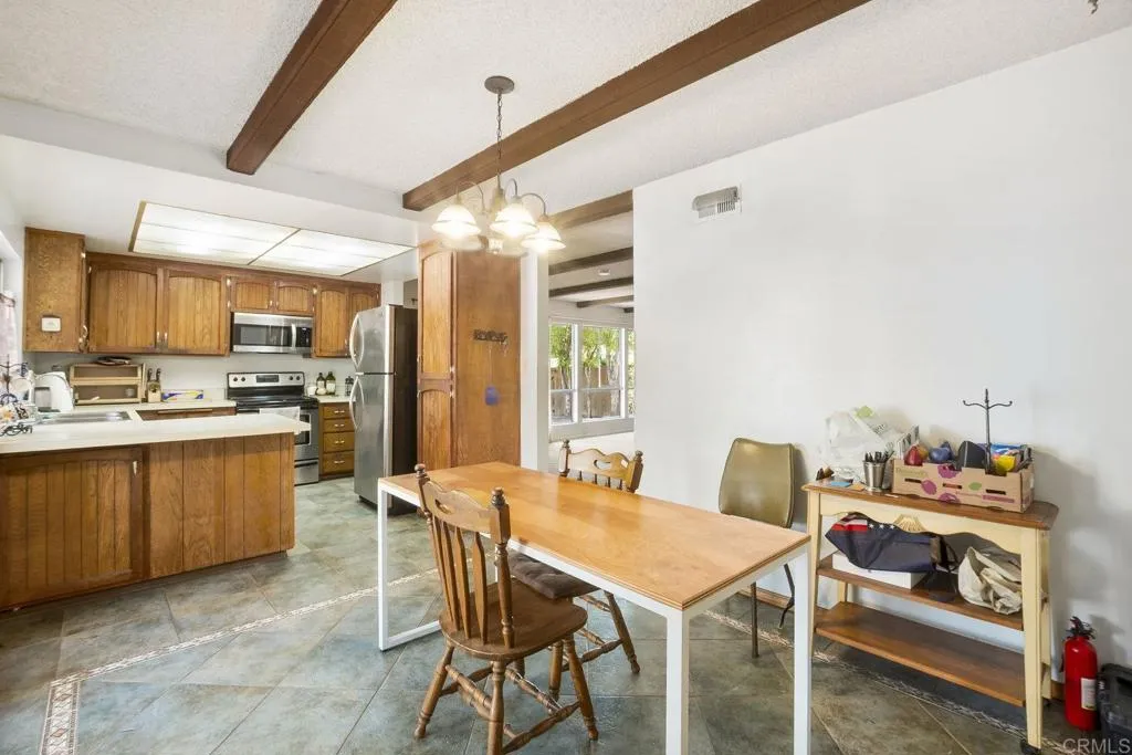 https://cdn.realtyfeed.com/cdn/127/306519267/3ce2f57f6e5ad987b85232093dcc9504.webp