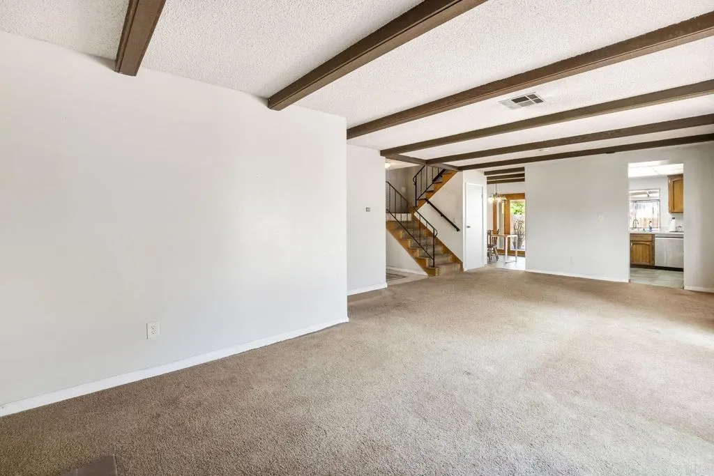 https://cdn.realtyfeed.com/cdn/127/306519267/4cdbea0670d8f1b5b6bfff473398b8b8.webp