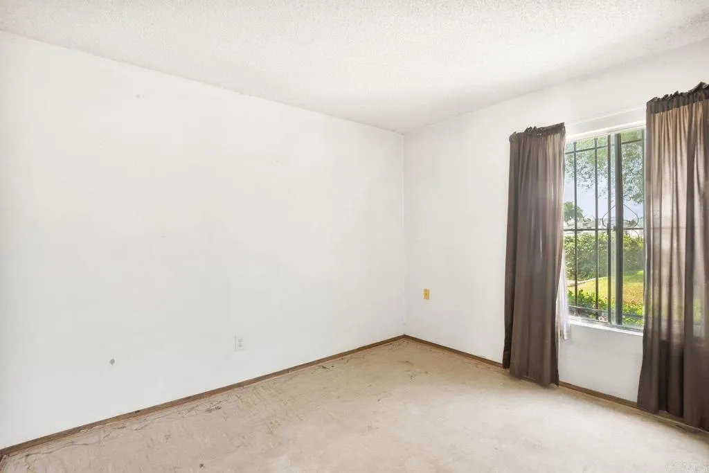 https://cdn.realtyfeed.com/cdn/127/306519267/aa0f0c9454655034376205fb060adc28.webp
