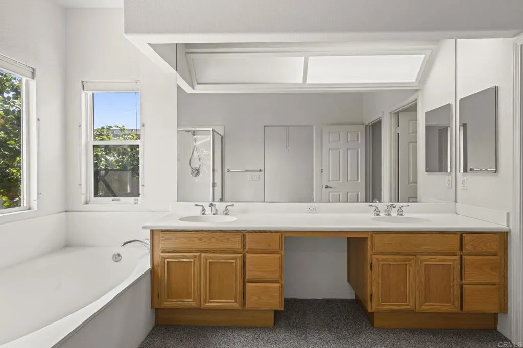 https://cdn.realtyfeed.com/cdn/127/306519322/b4eac808ccd477ceb918533a7c14a3aa.webp