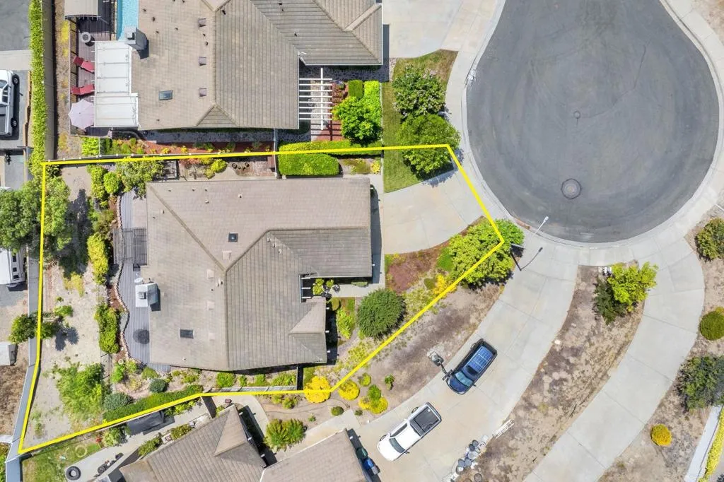 https://cdn.realtyfeed.com/cdn/127/306519322/eb430726a3baa7f28720fbb7cd7725af.webp