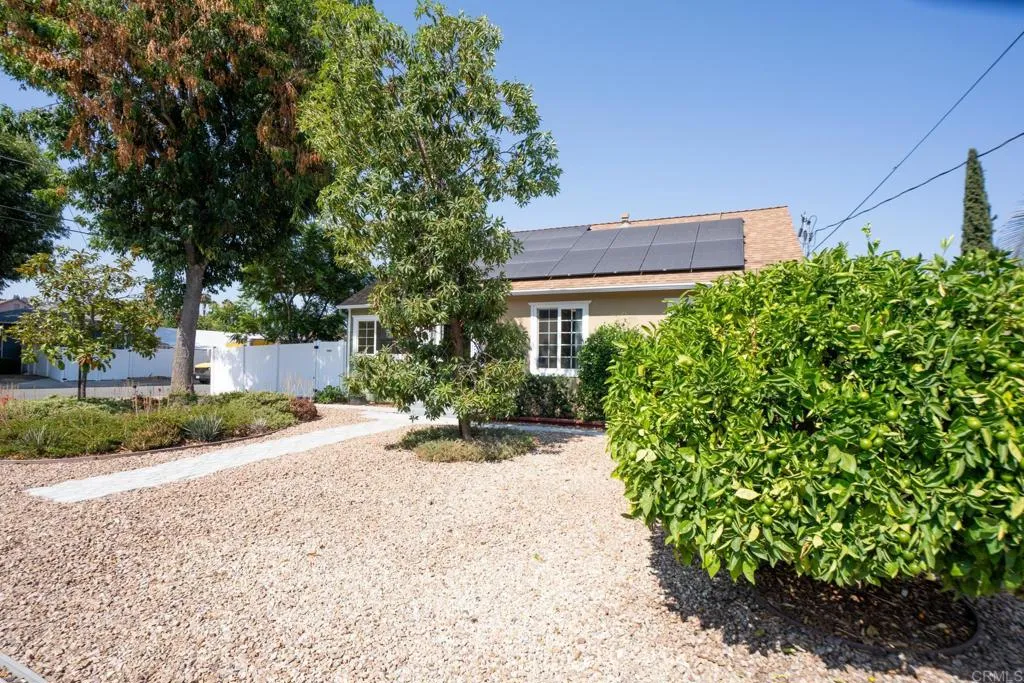 https://cdn.realtyfeed.com/cdn/127/306519363/29cb596d8d3f6dbb41b71a44cc926255.webp