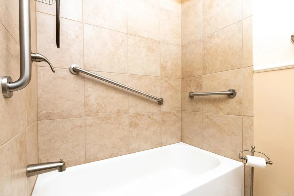 https://cdn.realtyfeed.com/cdn/127/306519363/890aaf9e943fb1ce2aac2f4db0382bc8.webp