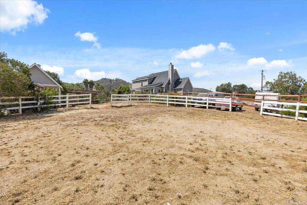 https://cdn.realtyfeed.com/cdn/127/306519401/628c7357e7c1cecdaed15de844673d94.webp