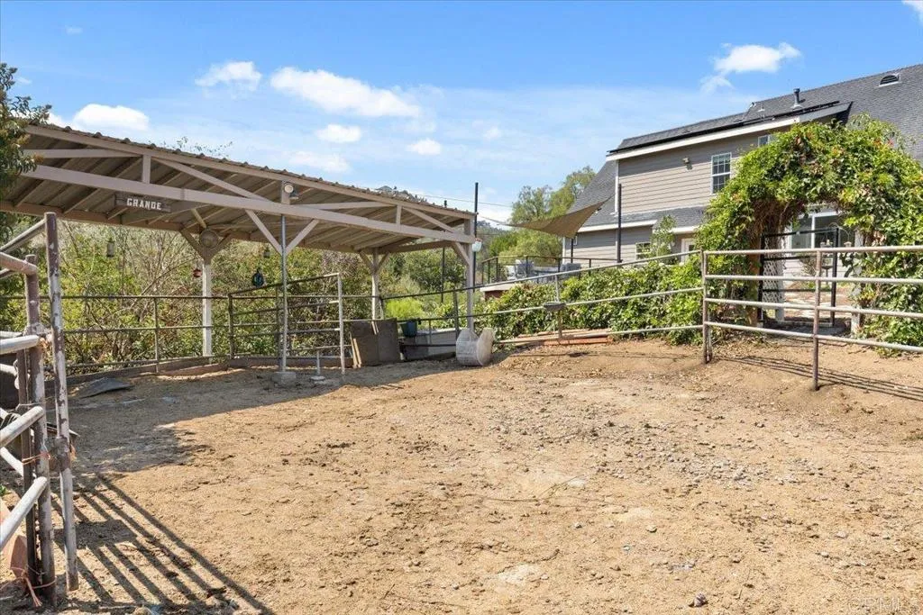 https://cdn.realtyfeed.com/cdn/127/306519401/9e9dd848136baf2001b693183e584d18.webp