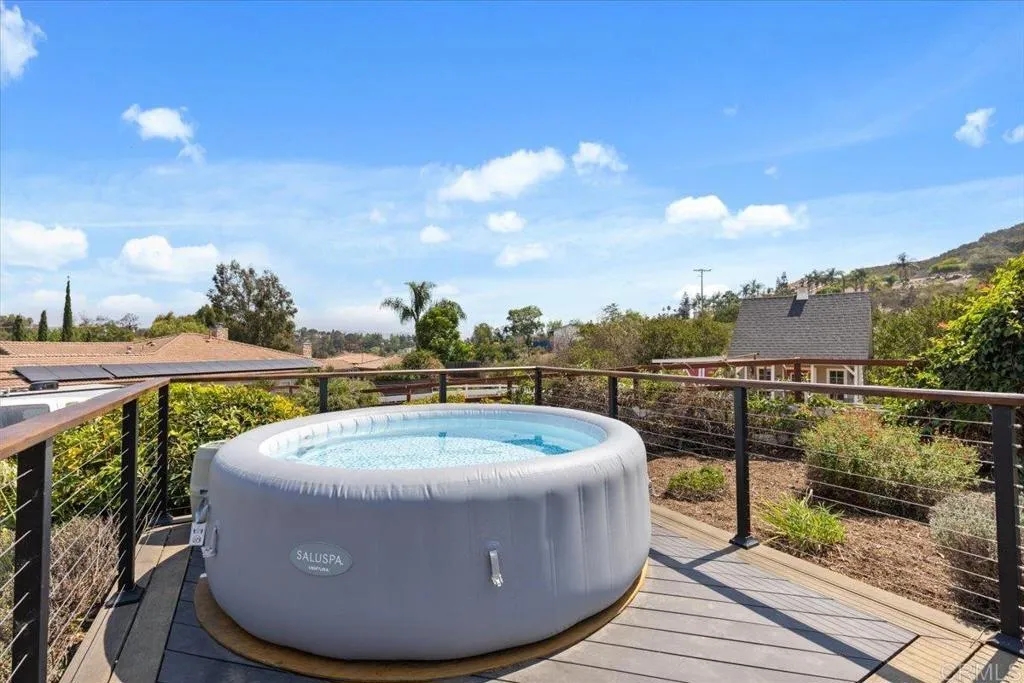 https://cdn.realtyfeed.com/cdn/127/306519401/a036dd7823672eaf8e4118d487233357.webp