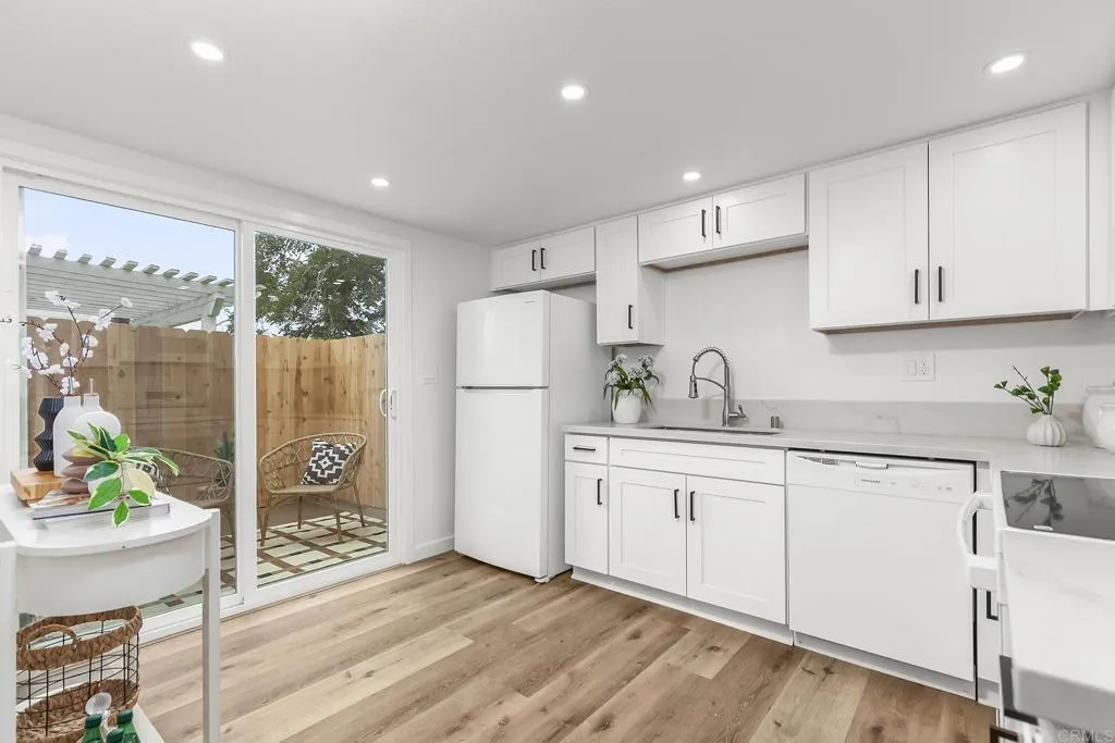 https://cdn.realtyfeed.com/cdn/127/306519413/83d66988b77f36f38822182396aefd1a.webp
