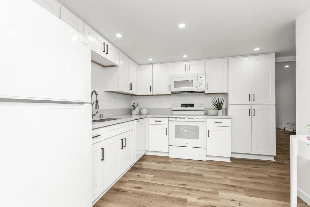 https://cdn.realtyfeed.com/cdn/127/306519413/8700dfa64e0625558ceaa6c0b3f4665a.webp