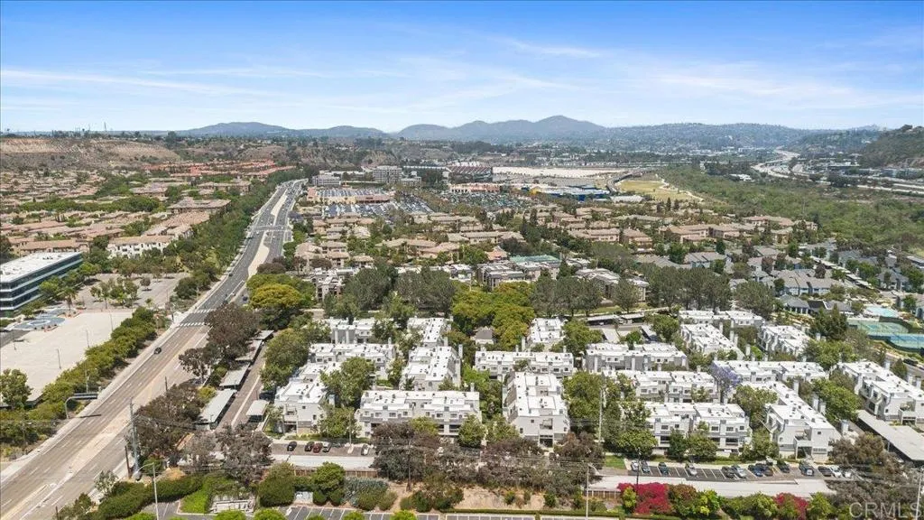 https://cdn.realtyfeed.com/cdn/127/306519448/8518beeed3b340cc34a7933c1892e157.webp