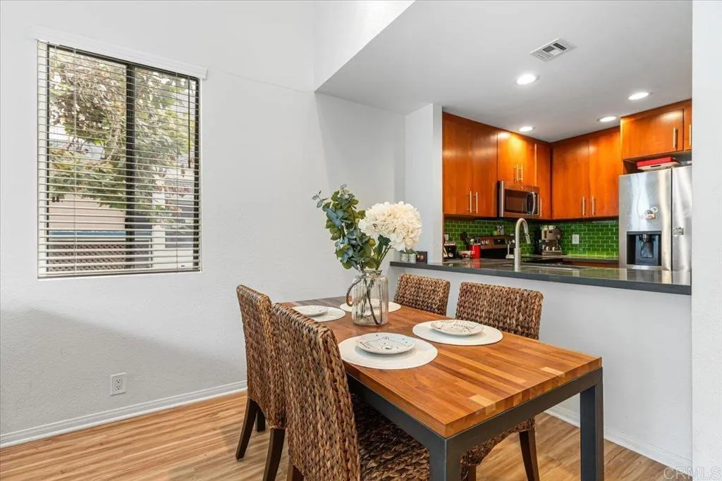 https://cdn.realtyfeed.com/cdn/127/306519448/99feb0938c6cef29b99d30157373afad.webp