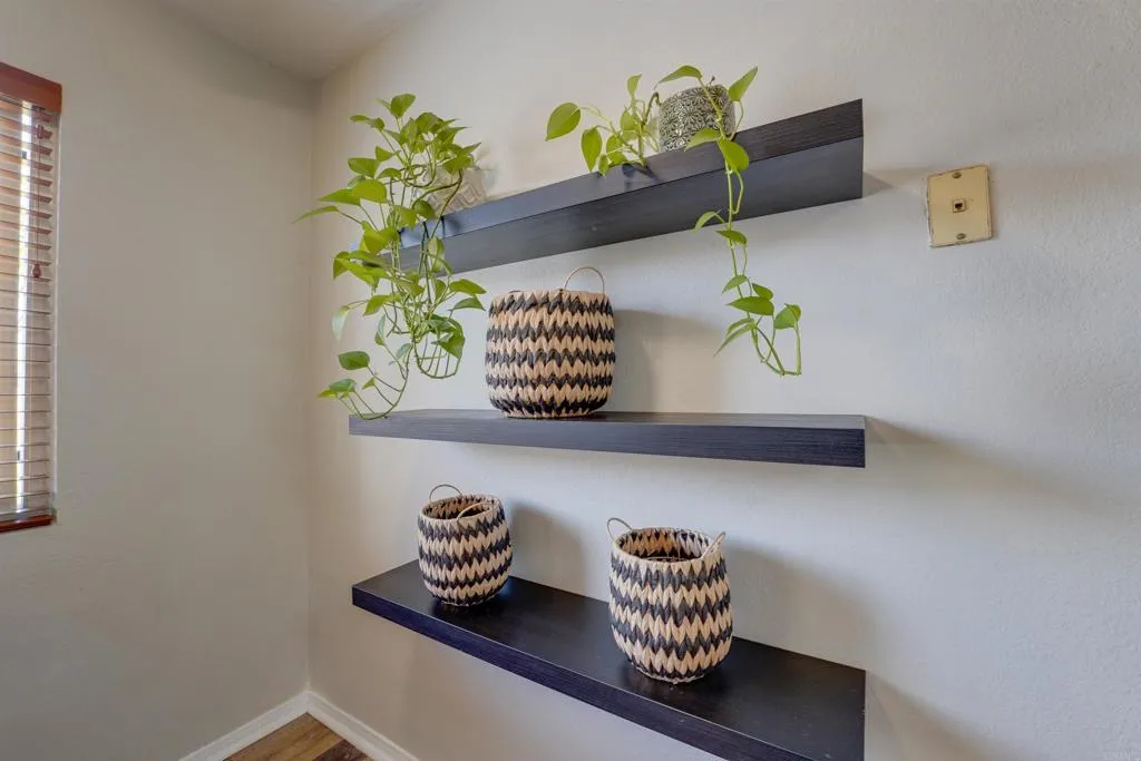 https://cdn.realtyfeed.com/cdn/127/306519458/8069a9422156294352cc212d81aee436.webp