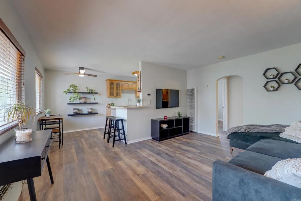 https://cdn.realtyfeed.com/cdn/127/306519458/c9eb19f5fcfe2ee9b09d651cb6b4d675.webp