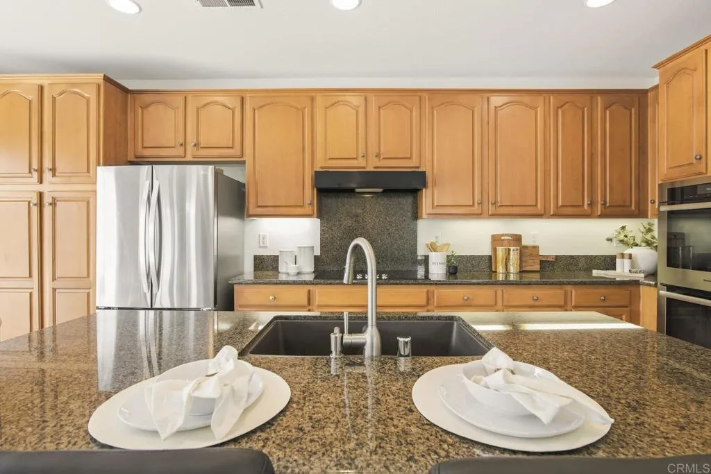 https://cdn.realtyfeed.com/cdn/127/306519508/950260fcdcb94657e03496365d9a2cad.webp