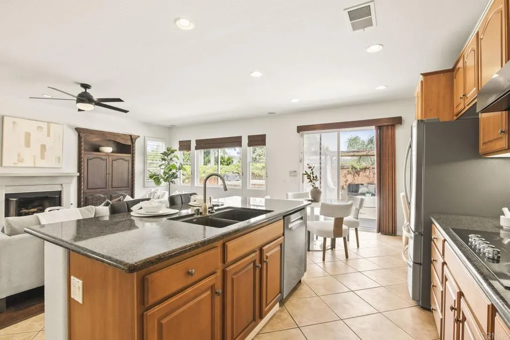 https://cdn.realtyfeed.com/cdn/127/306519508/c322e8ef1cee4b9a50b1442315015334.webp