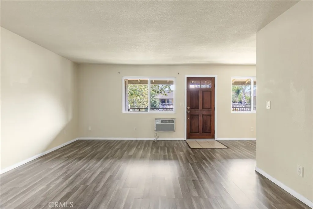 https://cdn.realtyfeed.com/cdn/127/306519519/6ef51b4f8db0431e531128a6360cac23.webp