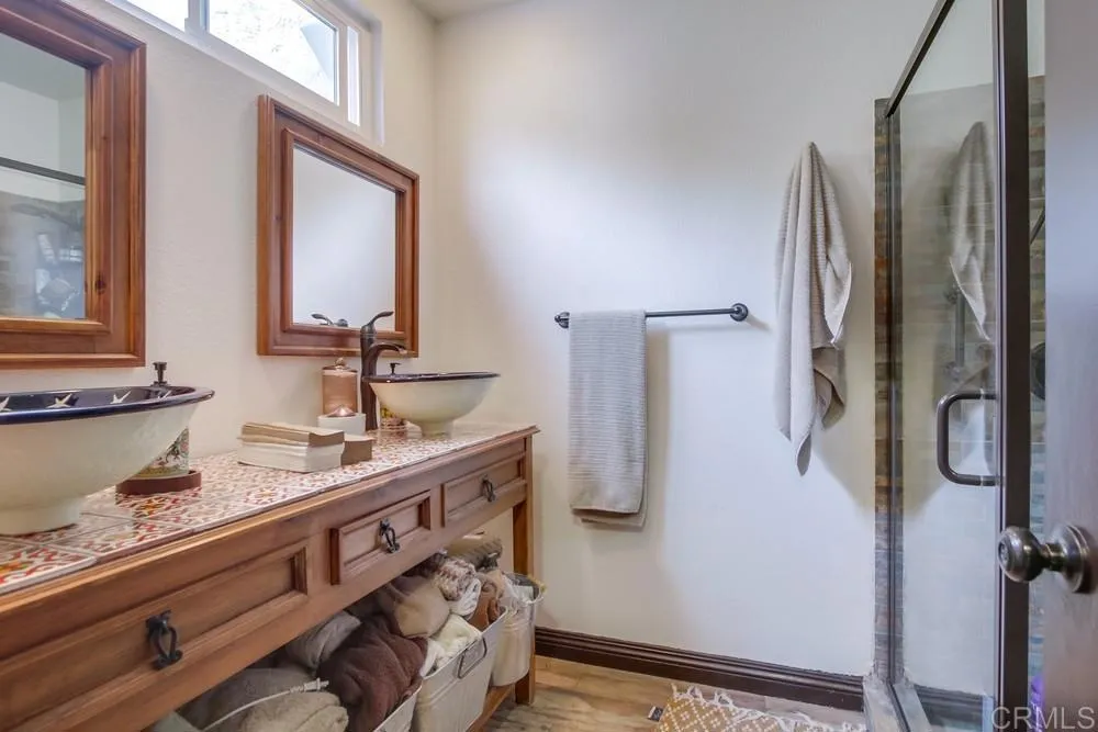 https://cdn.realtyfeed.com/cdn/127/306519523/9ca10b900b741c597e6a4c40a32c50c7.webp