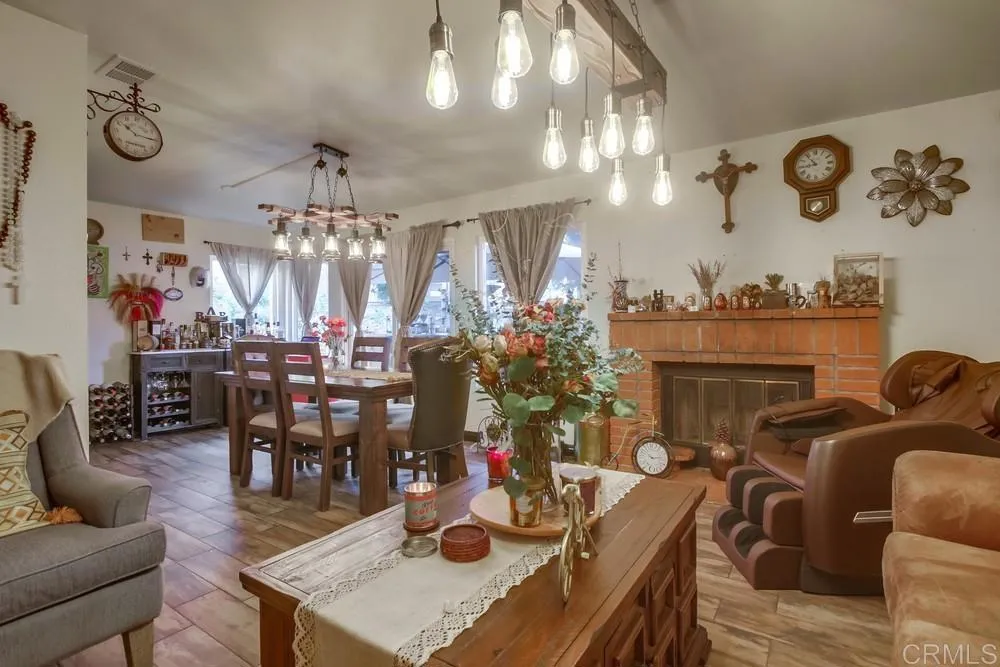 https://cdn.realtyfeed.com/cdn/127/306519523/f4d7177828d0e8f6ec89d0a59844b8a6.webp