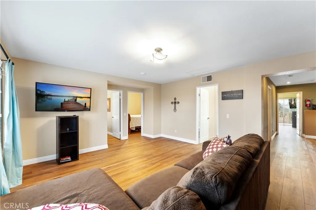 https://cdn.realtyfeed.com/cdn/127/306519524/6fa756e855057b918a5d1ada8c9ae791.webp