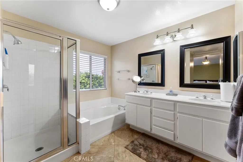https://cdn.realtyfeed.com/cdn/127/306519524/908e39f0a58a036bcc96b0d65b8cf9a8.webp
