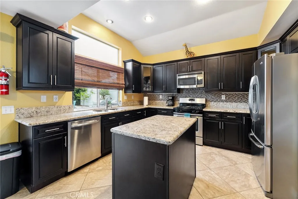 https://cdn.realtyfeed.com/cdn/127/306519524/cb520250c30d6915875d03b303409b76.webp