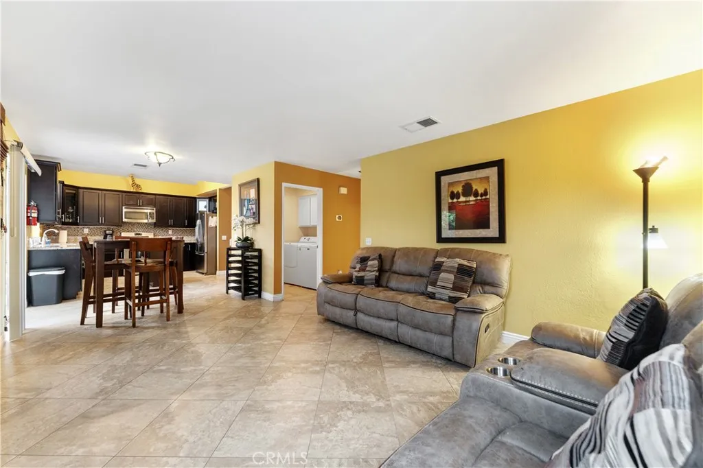 https://cdn.realtyfeed.com/cdn/127/306519524/ebb7b67b46c8c98affbf0ede65546f89.webp
