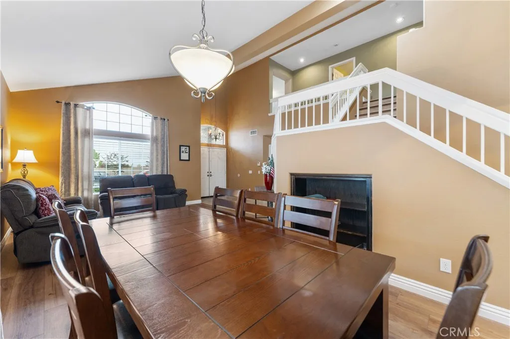 https://cdn.realtyfeed.com/cdn/127/306519524/f63af2f5d7aeac95a5a112d1c7b72777.webp