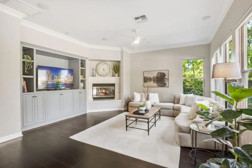 https://cdn.realtyfeed.com/cdn/127/306519527/38f0ce69d93330701de2d141560654cf.webp