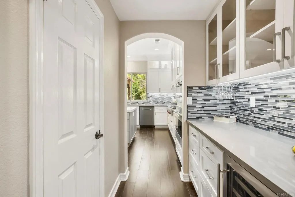https://cdn.realtyfeed.com/cdn/127/306519527/5752f16d5b45a696e7cd559f9f10333e.webp