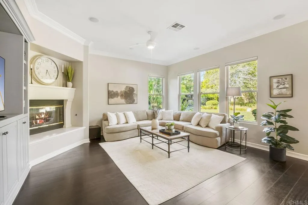https://cdn.realtyfeed.com/cdn/127/306519527/da0d14429baf0e7b11e4ba363c52e252.webp
