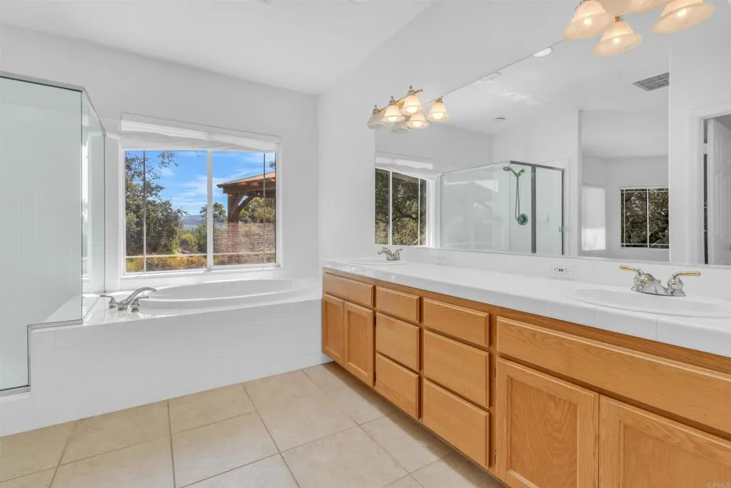 https://cdn.realtyfeed.com/cdn/127/306519528/1c9ae2ad4c975faa26096ff1a6422505.webp