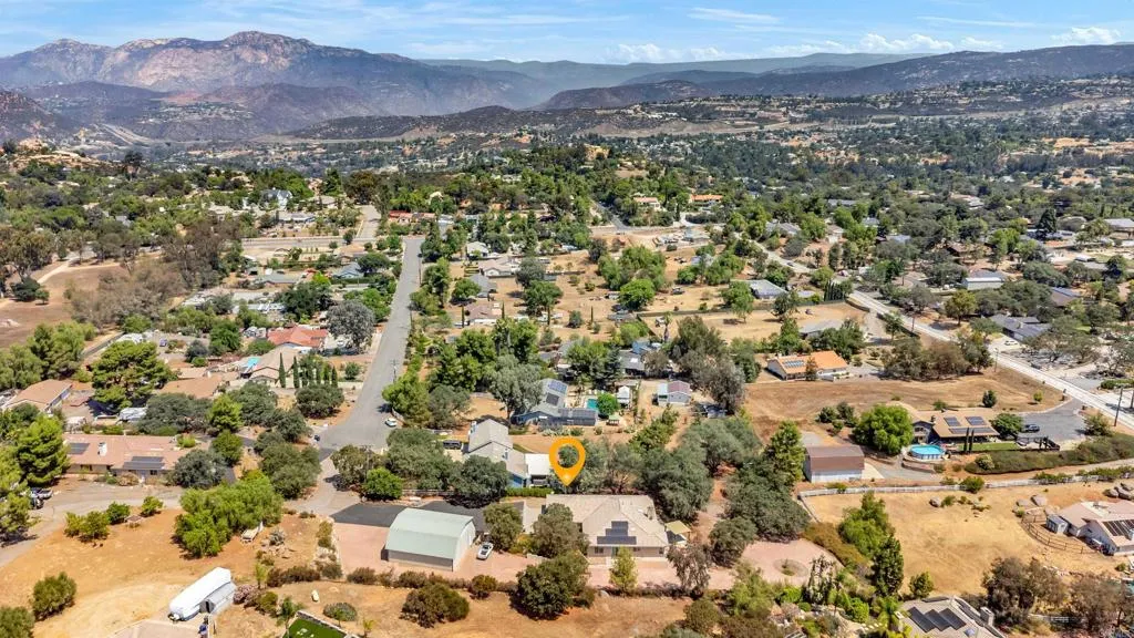https://cdn.realtyfeed.com/cdn/127/306519528/2fd86e6e3655180612d23fcfc59aa92e.webp