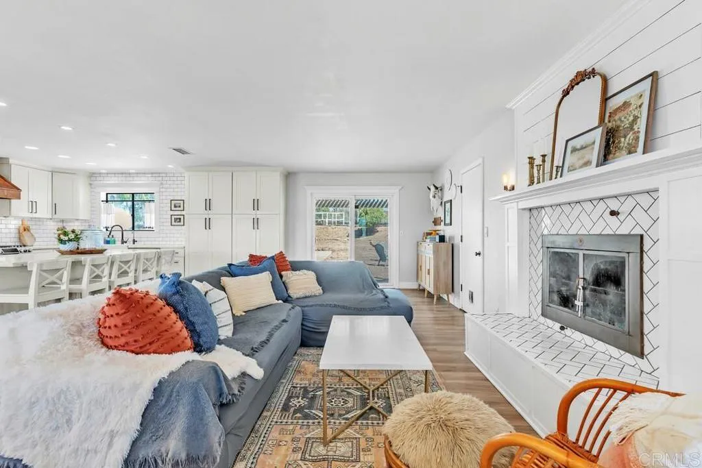 https://cdn.realtyfeed.com/cdn/127/306519546/146cc1a9ced8ade7faedbc8ff0a44989.webp
