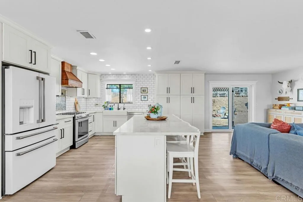 https://cdn.realtyfeed.com/cdn/127/306519546/7dd23144d1a31c02bd870d999ce74937.webp
