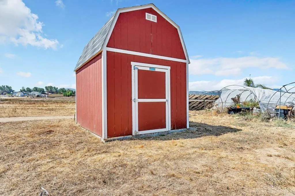 https://cdn.realtyfeed.com/cdn/127/306519546/9705b97d7bdd8155d11c607dee3fb357.webp